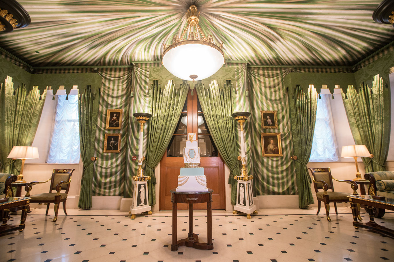 GC Couture Luxury Wedding Cake At The Lanesborough
